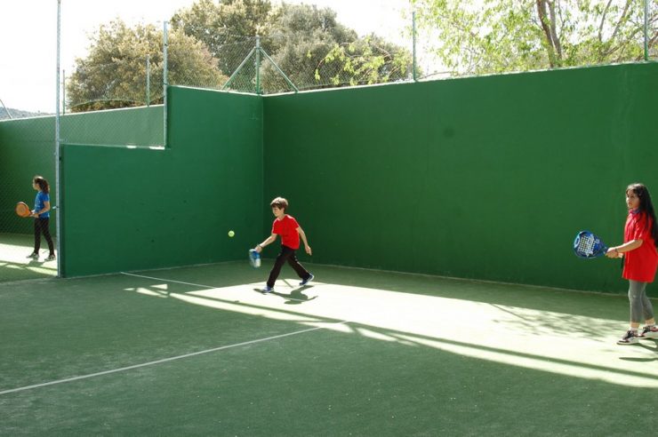 Pádel en el polideportivo
